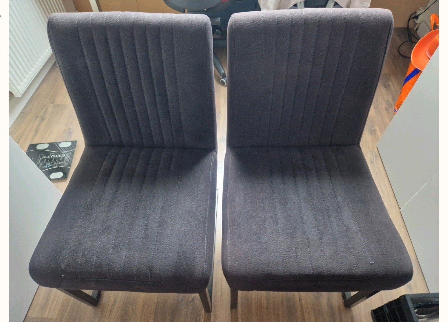 Twee comfortabele eetkamerstoelen - Grijs, Ophalen, Gebruikt, Twee, Modern