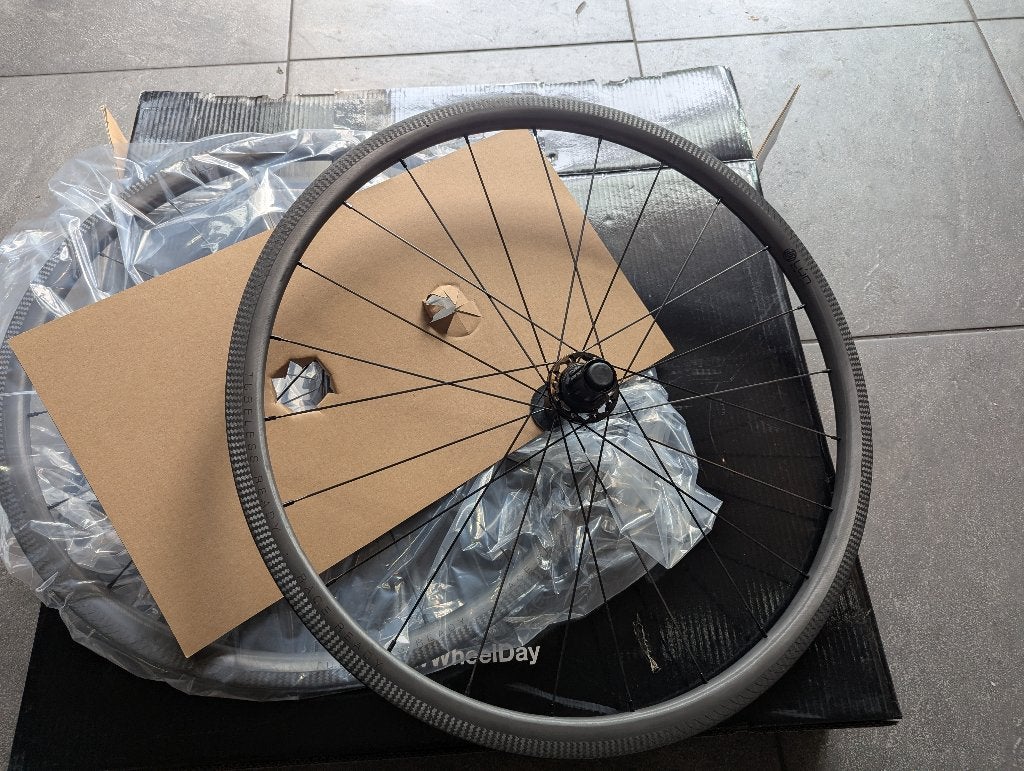 Lún carbon wielset Rim racefiets– NIEUW – rim brake – €300, Fietsen en Brommers, Fietsonderdelen, Nieuw, Wiel, Carbon, Racefiets