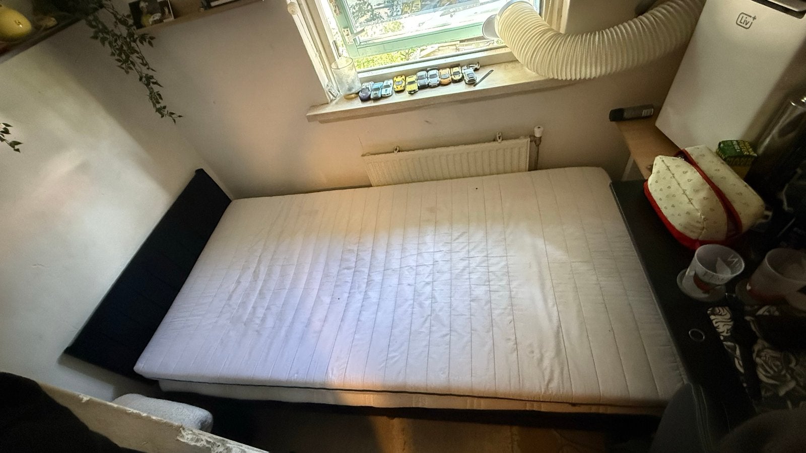 Eenpersoonsbed met matras en lattenbodem, Ophalen, Eenpersoons, Zwart, 200 cm
