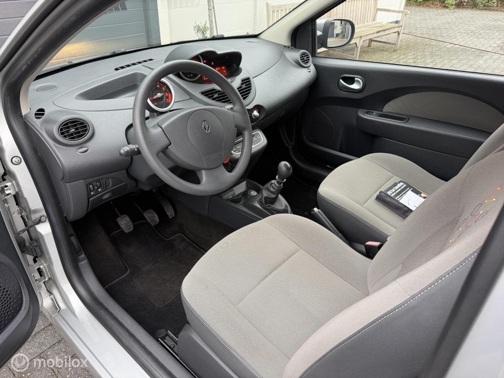 Renault Twingo 1.2-16V|RIJKLAAR|A-C|RIEM VV|GARANTY|HISTORY!, Gebruikt, Elektrische ramen, 4 cilinders, 4 stoelen