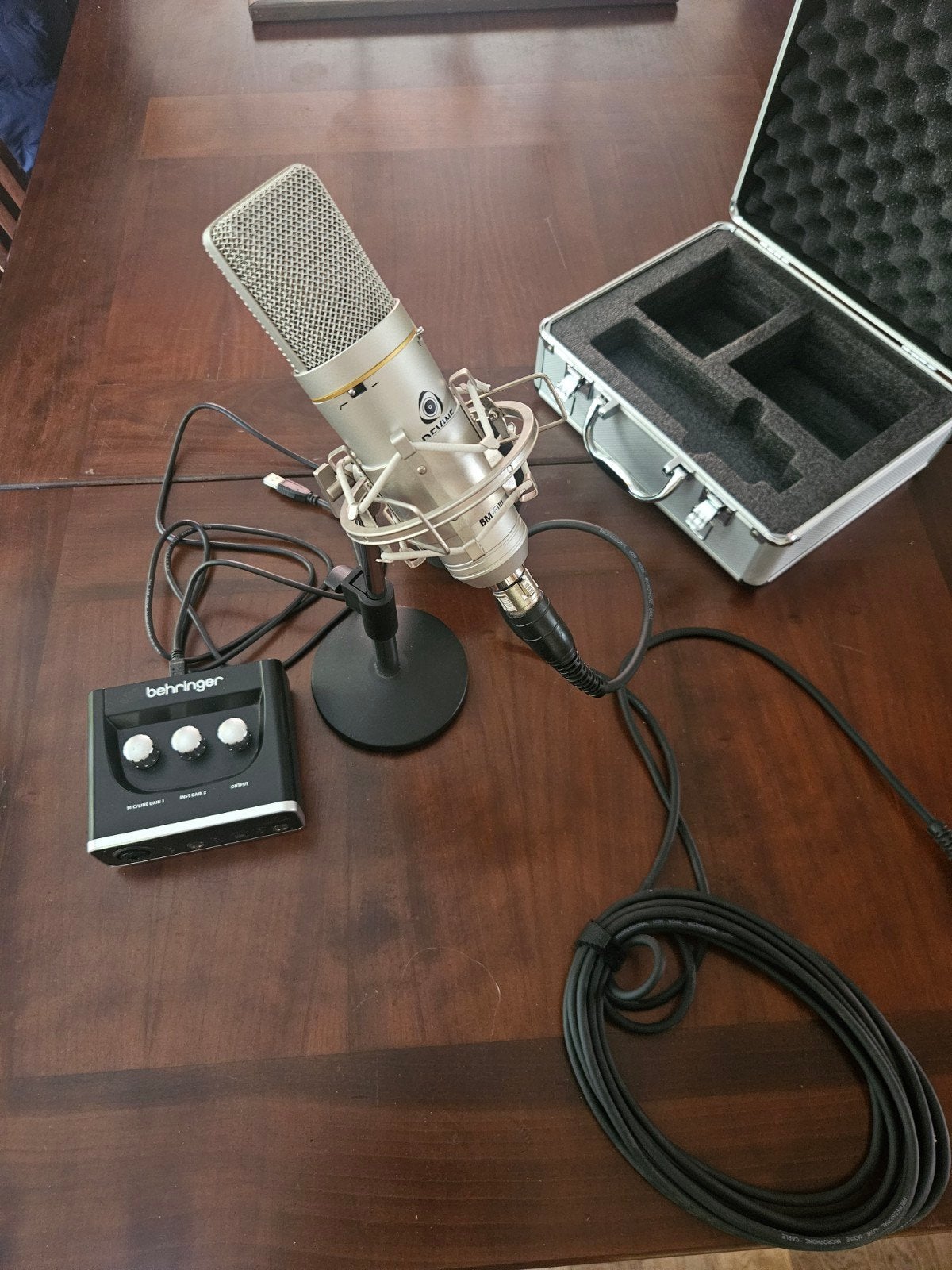 Devine BM-600 Studiomicrofoon met Behringer U-Phoria UM2, Muziek en Instrumenten, Microfoons, Zo goed als nieuw, Studiomicrofoon