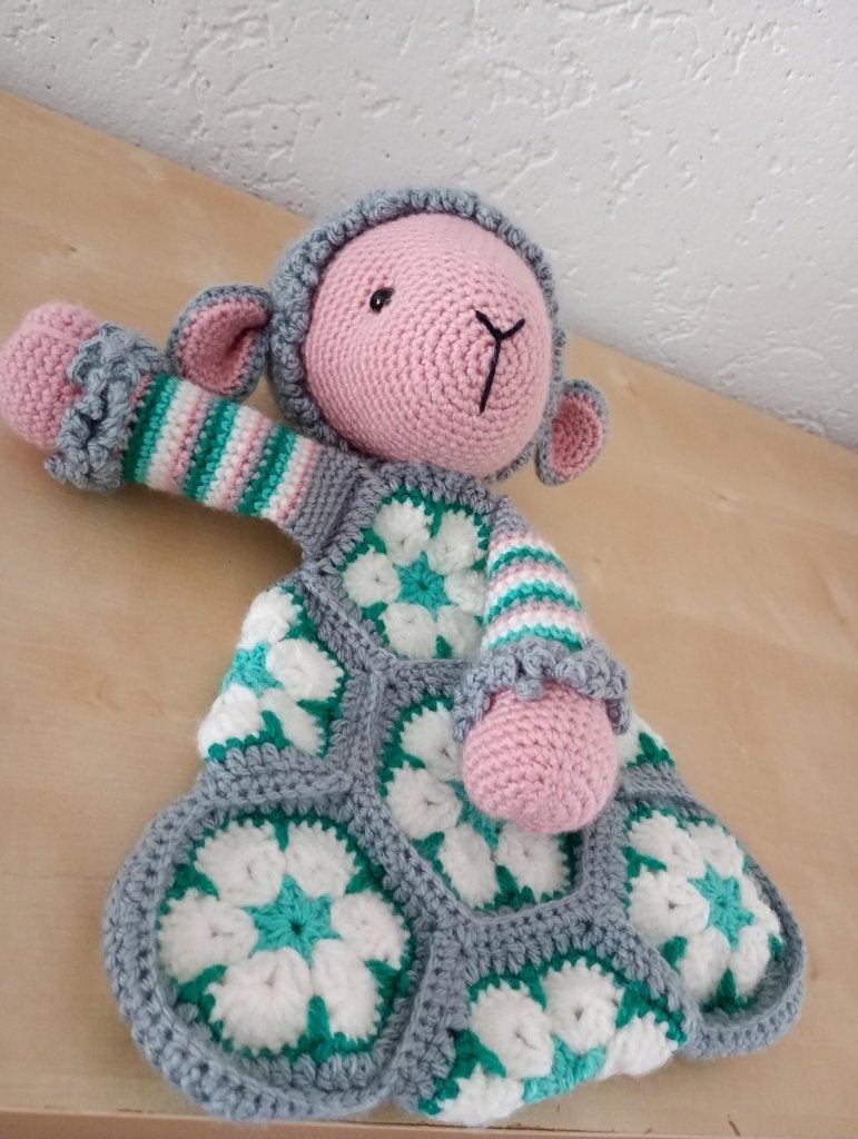 NIEUW! Handgemaakte lieve knuffel knuffeldoek Schaap, Ophalen of Verzenden, Nieuw, Overige typen, Handgemaakt