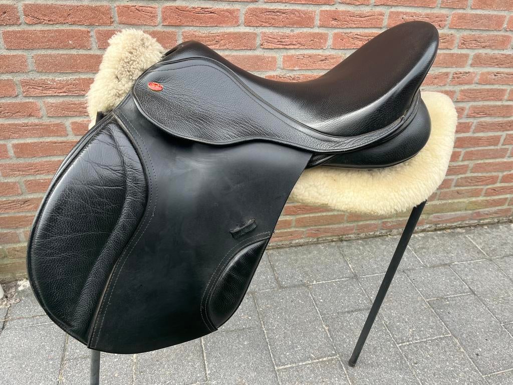 Kent en masters veelzijdigheidszadel 17,5 inch, Dieren en Toebehoren, Paarden en Pony's | Zadels, ., Ophalen of Verzenden, Zo goed als nieuw
