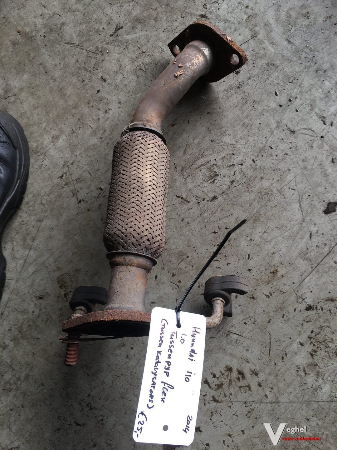 Hyundai i 10   1.0 2014 Flex stuk tussen de katalysators, Gebruikt, -, -, Ophalen of Verzenden