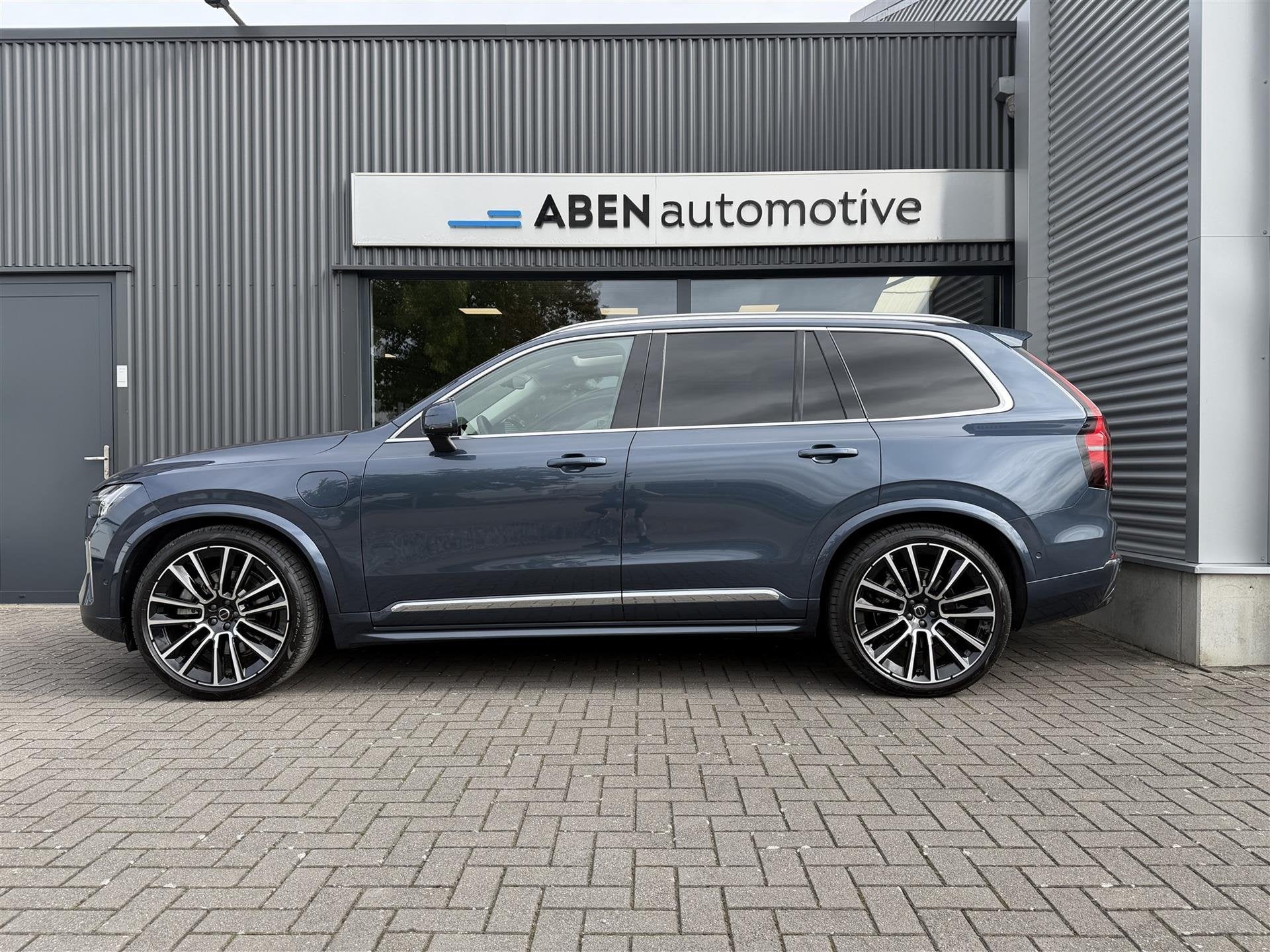 Volvo XC90 T8 Plug-in Hybrid AWD 455PK Ultra Bright (FULL OP, Gebruikt, 4 cilinders, 1969 cc, Blauw