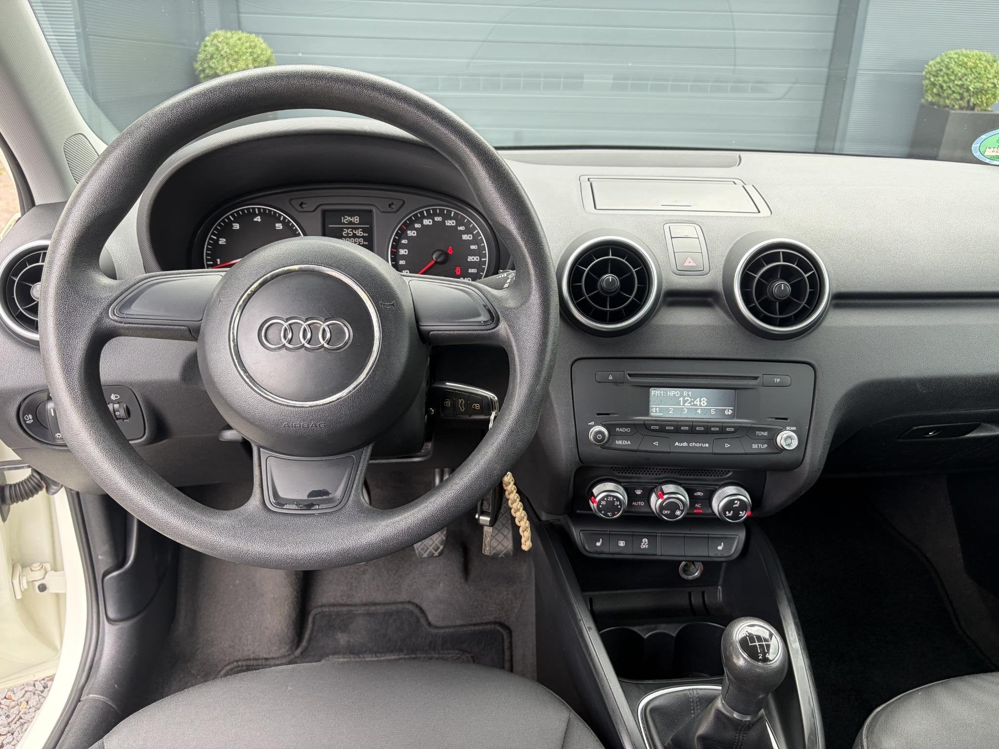 Audi A1 1.2 TFSI Ambition Pro Line Clima l Stoelverwarming l, Auto's, Audi, Voorwielaandrijving, Euro 5, Zwart, 4 cilinders