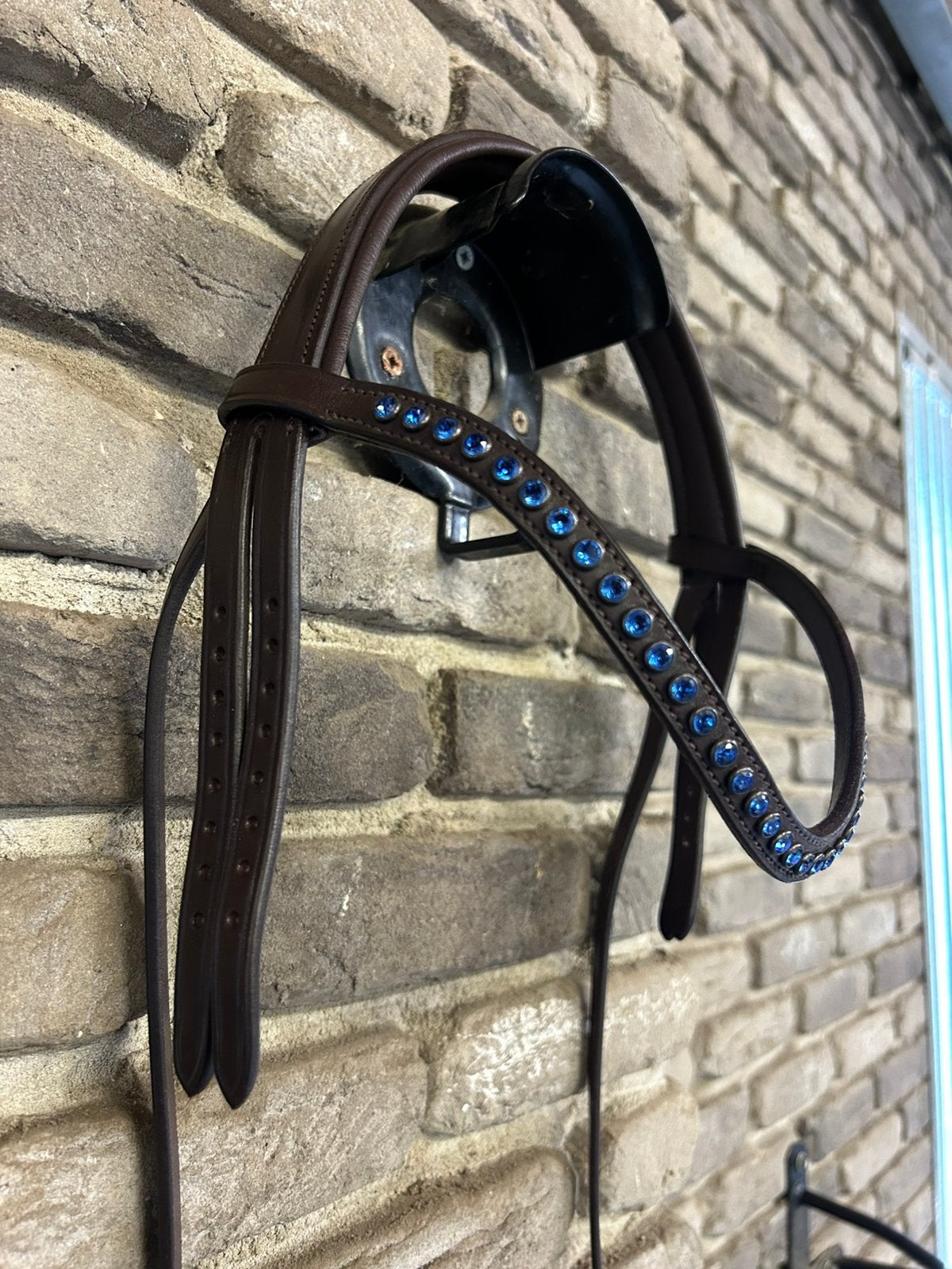 Nieuw bruin 2fithorses kopstuk met frontriem, Ophalen of Verzenden, Nieuw