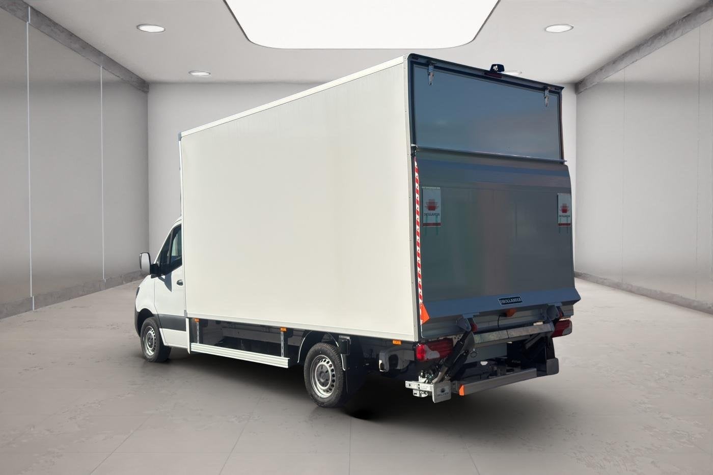 Mercedes-Benz Sprinter 317 Bakwagen + Laadklep | LED | Camer, Auto's, Automaat, Gebruikt, 4 cilinders, 2000 kg