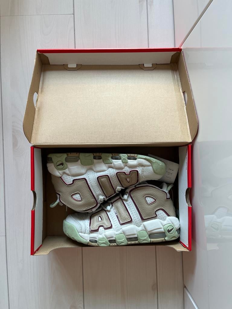 Nike Uptempo ZGAN maat 40.5, Wit, Ophalen of Verzenden, Sneakers of Gympen, Zo goed als nieuw