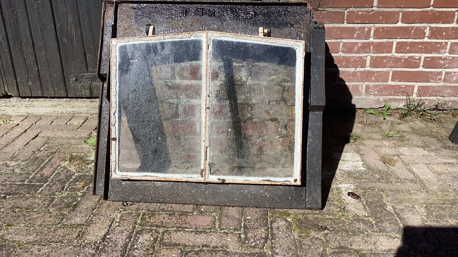 Ouderwets gietijzeren dakraam, Ophalen, Overige materialen, Gebruikt, Minder dan 75 cm