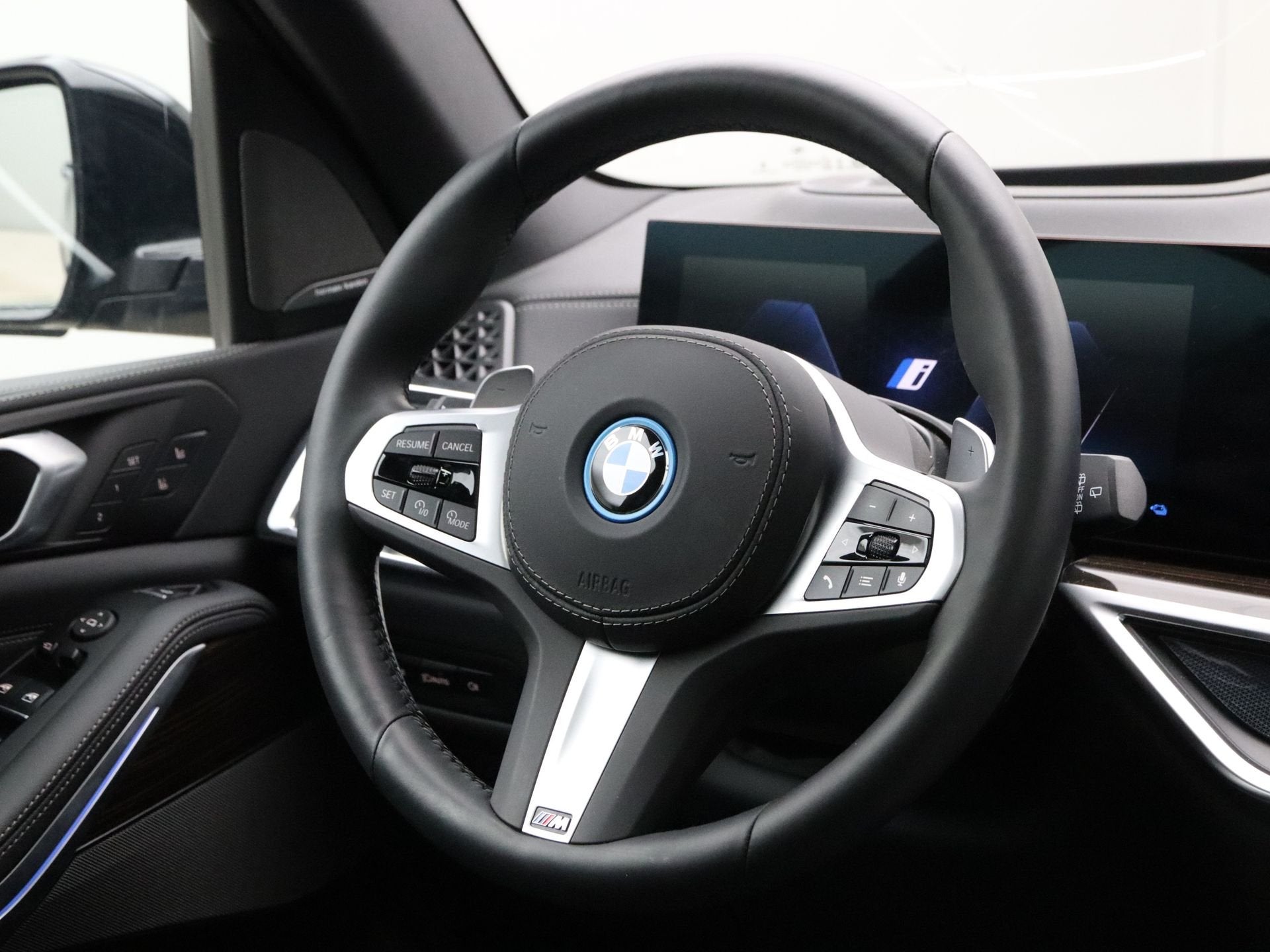 BMW X5 xDrive50e (bj 2025, automaat), Auto's, Gebruikt, Met garantie (alle), Overige brandstoffen, Zwart