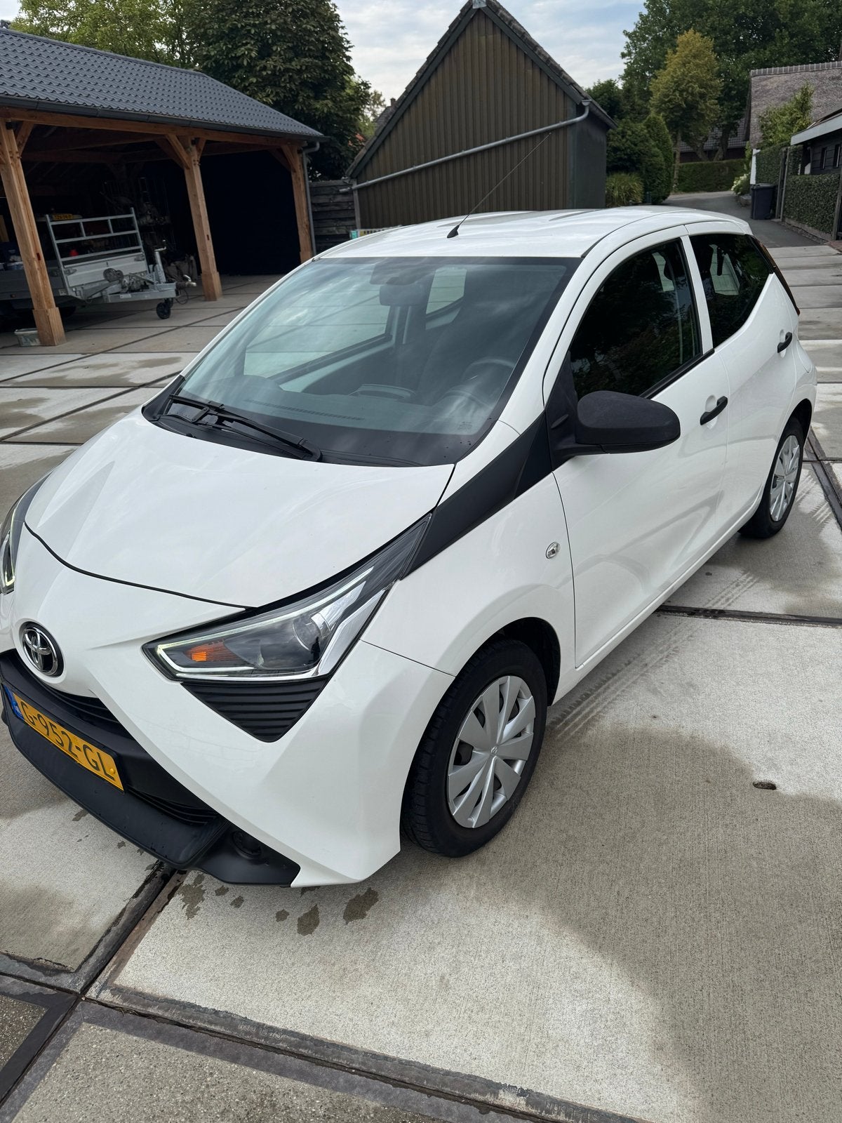 Toyota Aygo 1.0 Vvt-i 72pk 5D 2019 Wit, Auto's, Voorwielaandrijving, 4 stoelen, Wit, Origineel Nederlands