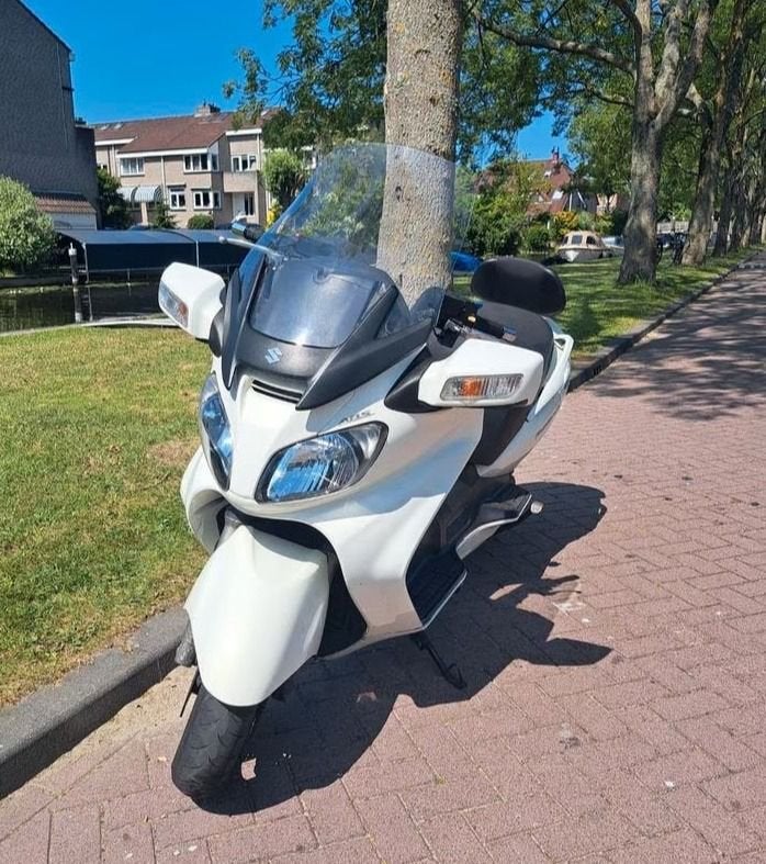 Suzuki Burgman 650 Executive Scooter, Gebruikt, Particulier, Meer dan 35 kW, Minimaal motorrijbewijs A2