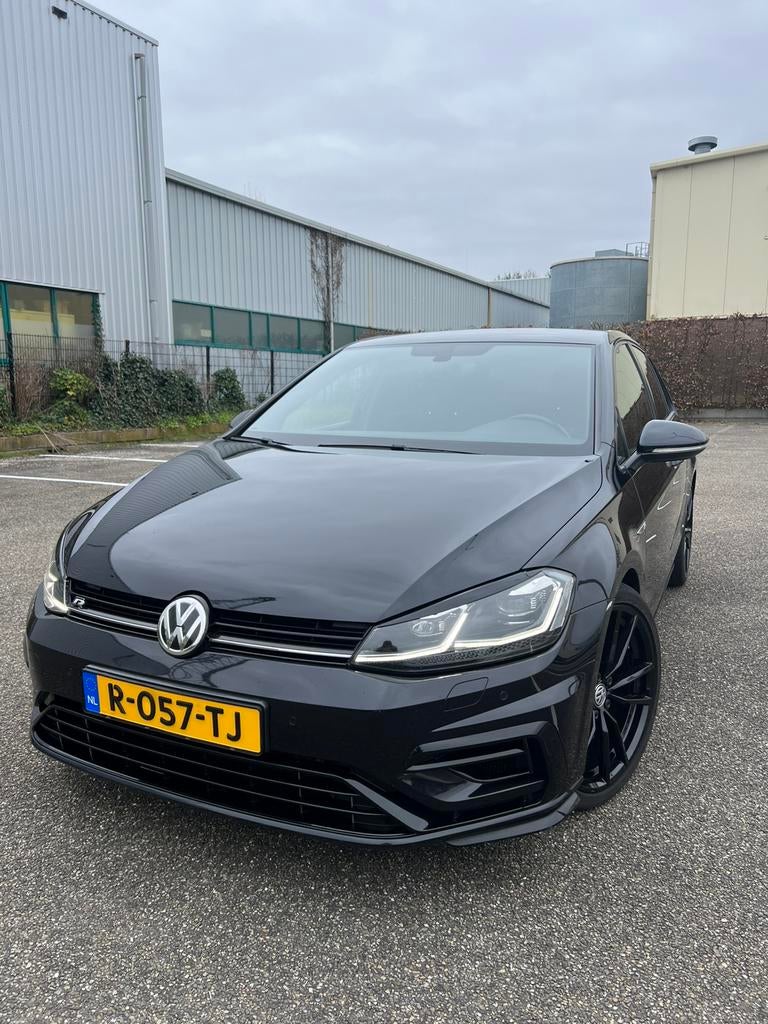 Volkswagen Golf R 7.5 | 310PK, Automaat, Zwart, 4 cilinders, 1984 cc