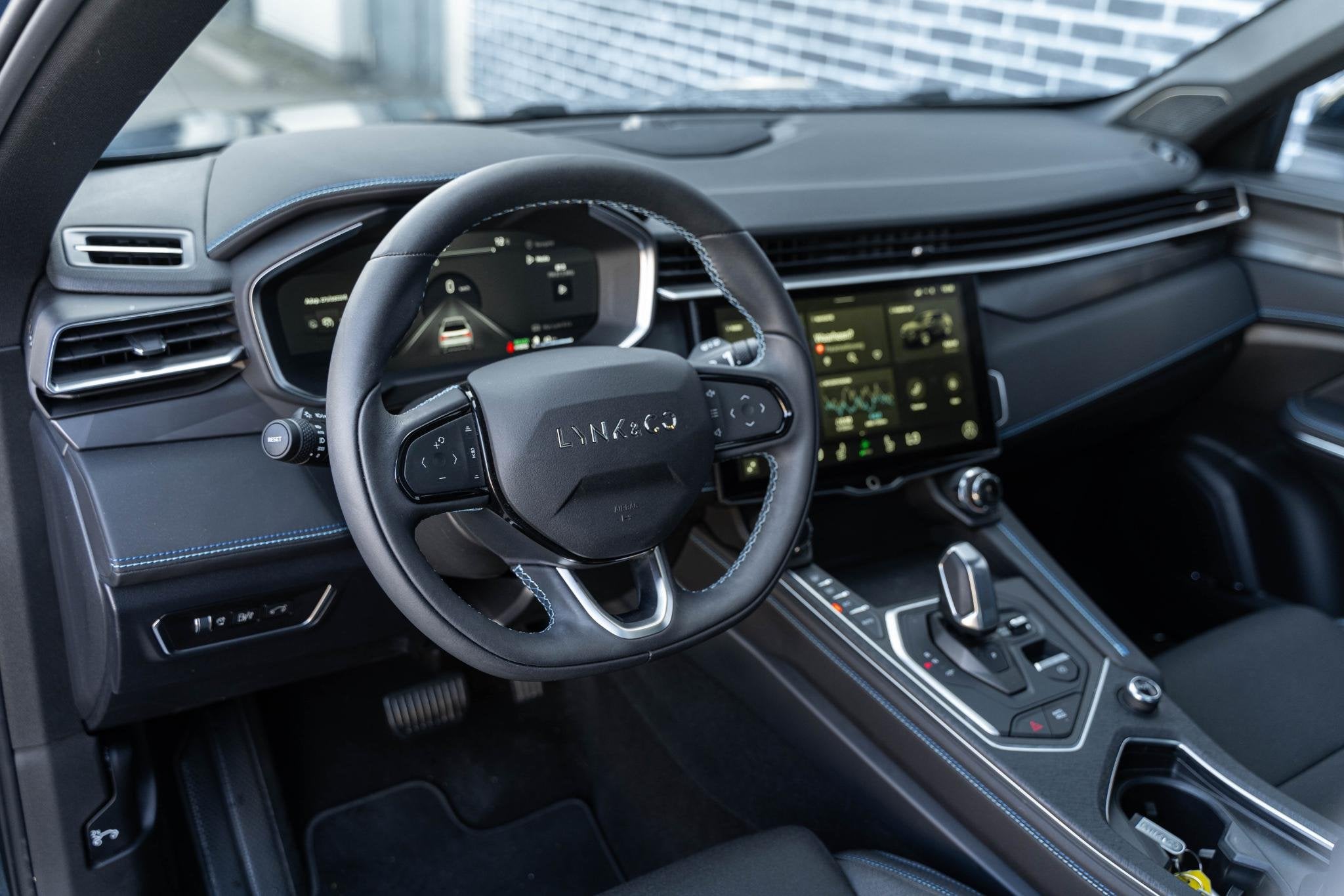Lynk & Co 01