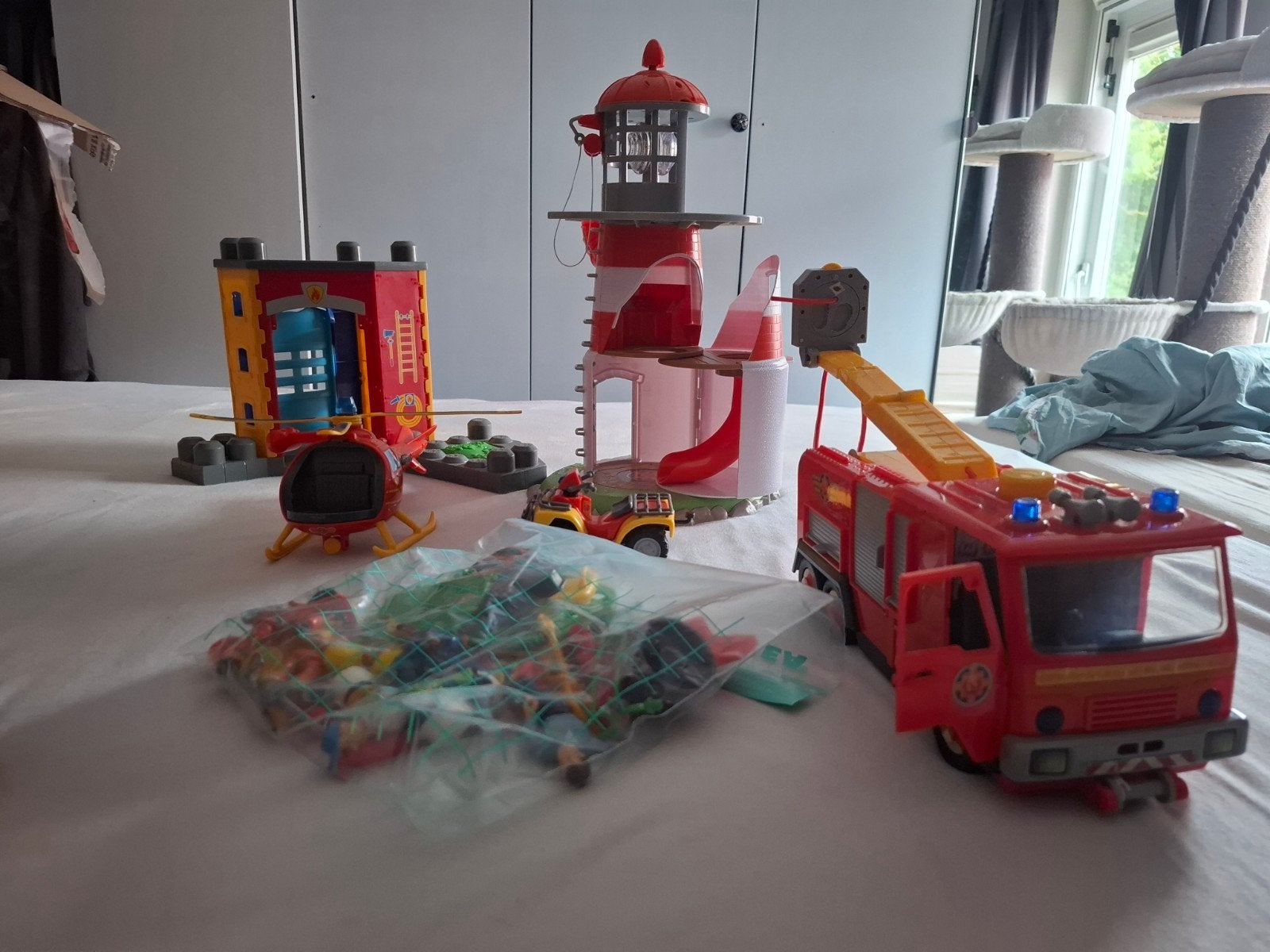 Grote Brandweerman Sam set met helikopter en accessoires, Ophalen of Verzenden, Gebruikt
