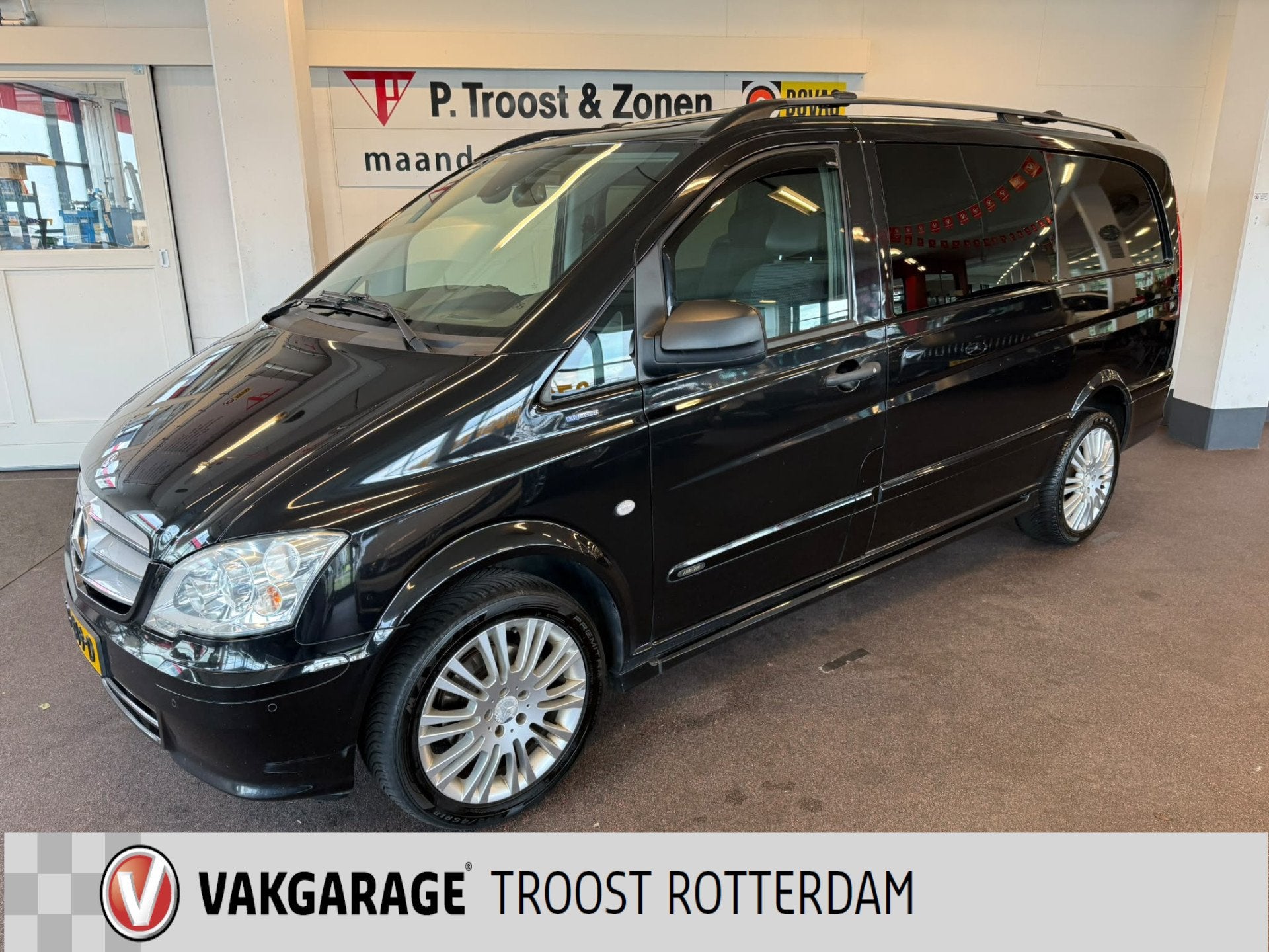 Mercedes-Benz Vito 113 CDI 320 Lang Dubbel Cabine Luxe Autom, Auto's, Euro 5, Gebruikt, Zwart, 4 cilinders