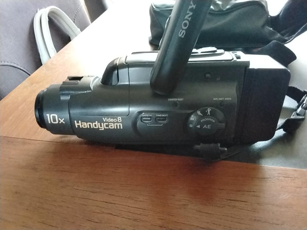 Sony CCD-FX270E PAL Video 8 Camcorder met accessoires, Audio, Tv en Foto, Videocamera's Digitaal, Ophalen, Gebruikt, Overige soorten