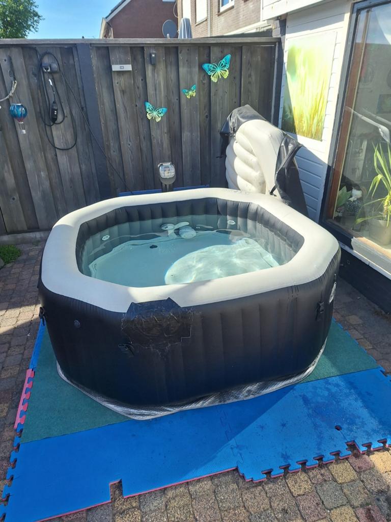 Opblaasbare Jacuzzi, Tuin en Terras, Bubbelbaden en Hottubs, Gebruikt, Opblaasbaar, Afdekzeil, Grondzeil, Filter, Pomp, Ophalen