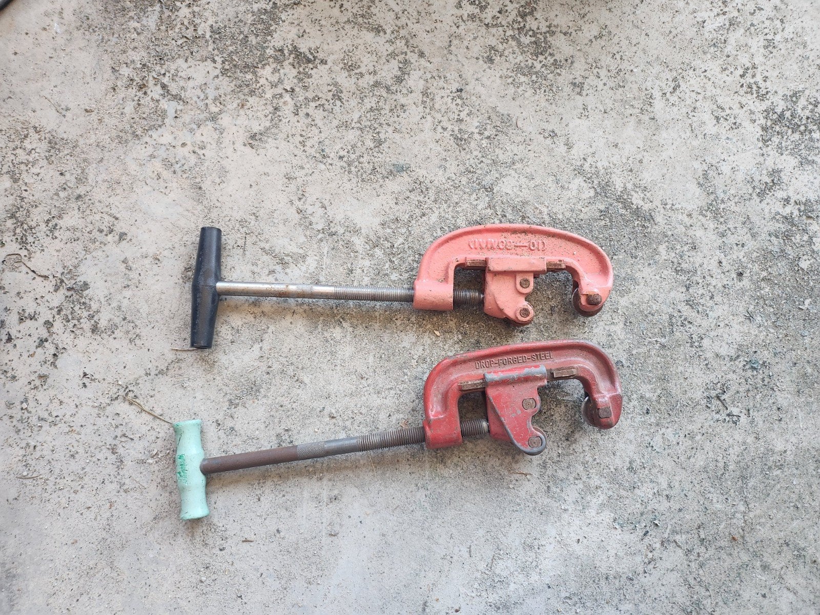 2x pijpsnijder pijpsnijders pijpsnijder, Doe-het-zelf en Verbouw, Gereedschap | Handgereedschap, Ophalen, Gebruikt, Snijgereedschap
