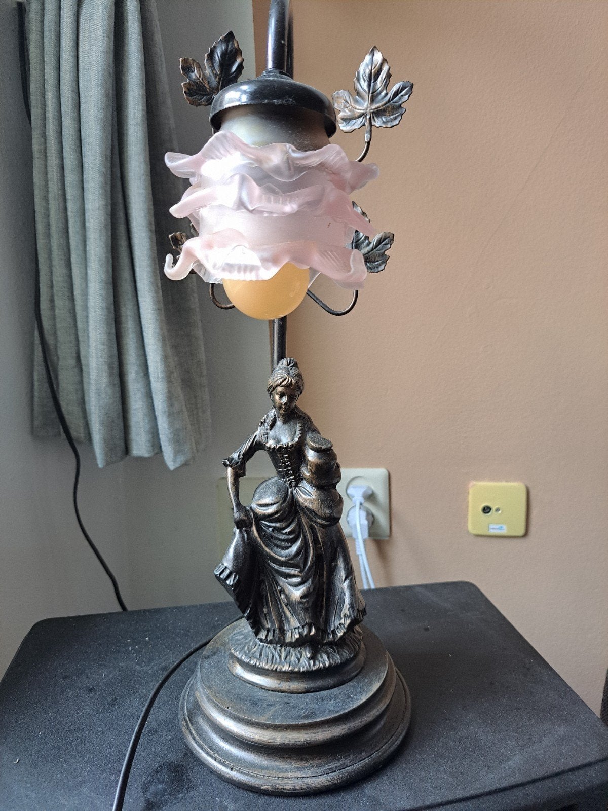Vintage tafellamp met dame en bladeren, 45cm hoog, Ophalen of Verzenden