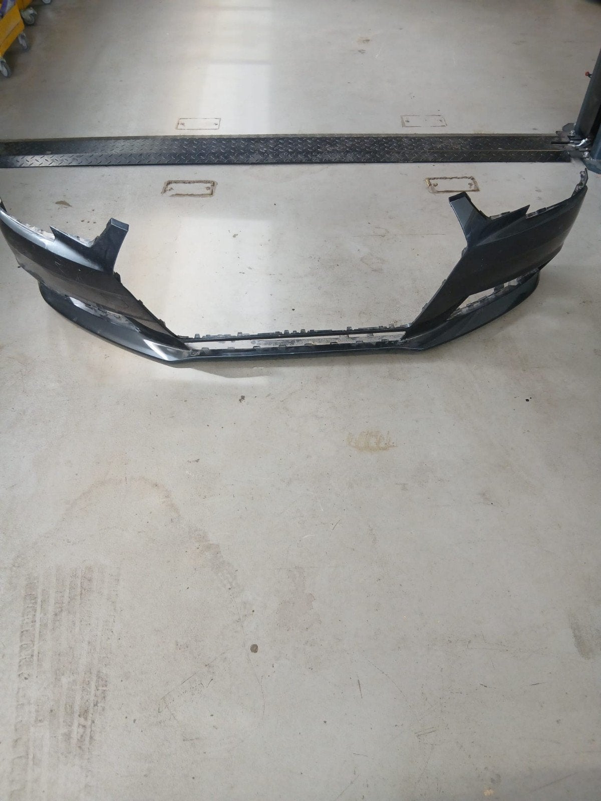 Voorbumper Audi a4 bj 2017, Ophalen, Gebruikt, Voor, Audi