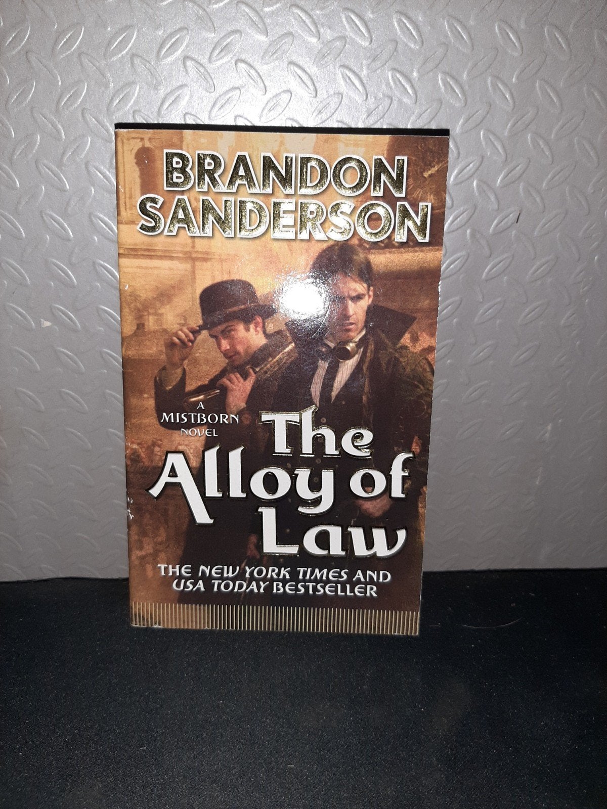 The Alloy of Law - Brandon Sanderson (Mistborn Novel), Ophalen of Verzenden, Gelezen, Brandon Sanderson, Amerika