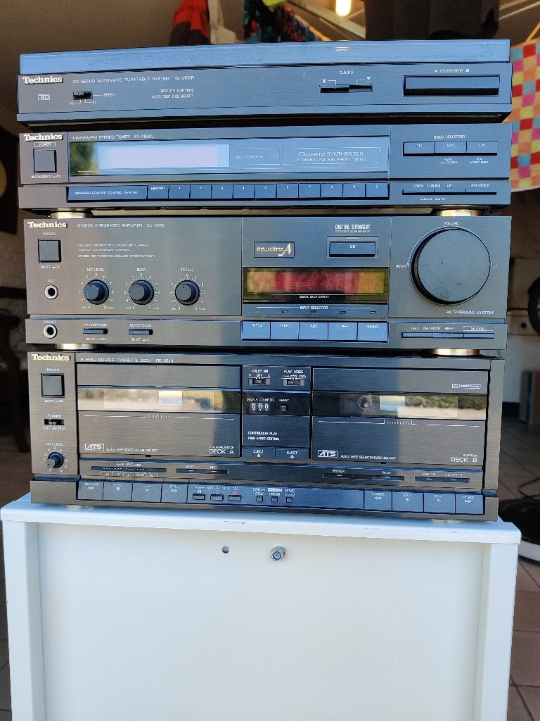Technics stereo + platenspeler met 4 luidsprekers goede sta, Gebruikt, Losse componenten, Ophalen, Tuner of Radio