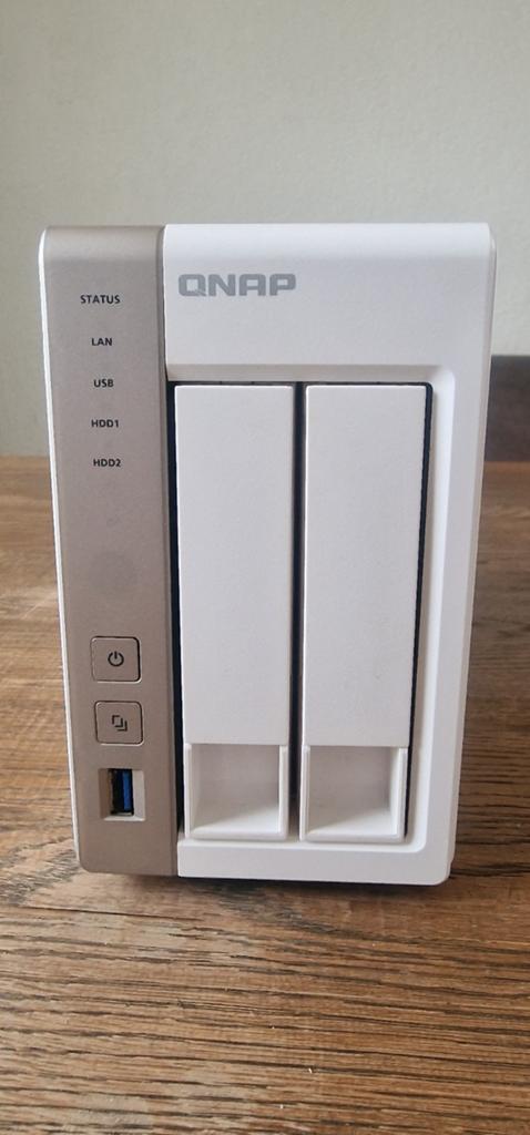 Qnap TS-251 Nas zonder schijven, Ophalen of Verzenden, Zo goed als nieuw