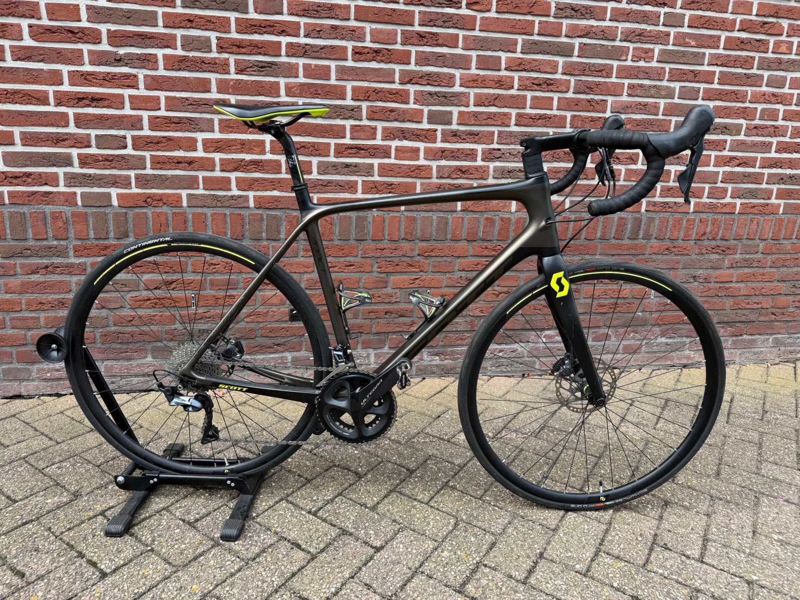 Scott Addict 10 Disc, 28 inch, Carbon, Heren, Zo goed als nieuw