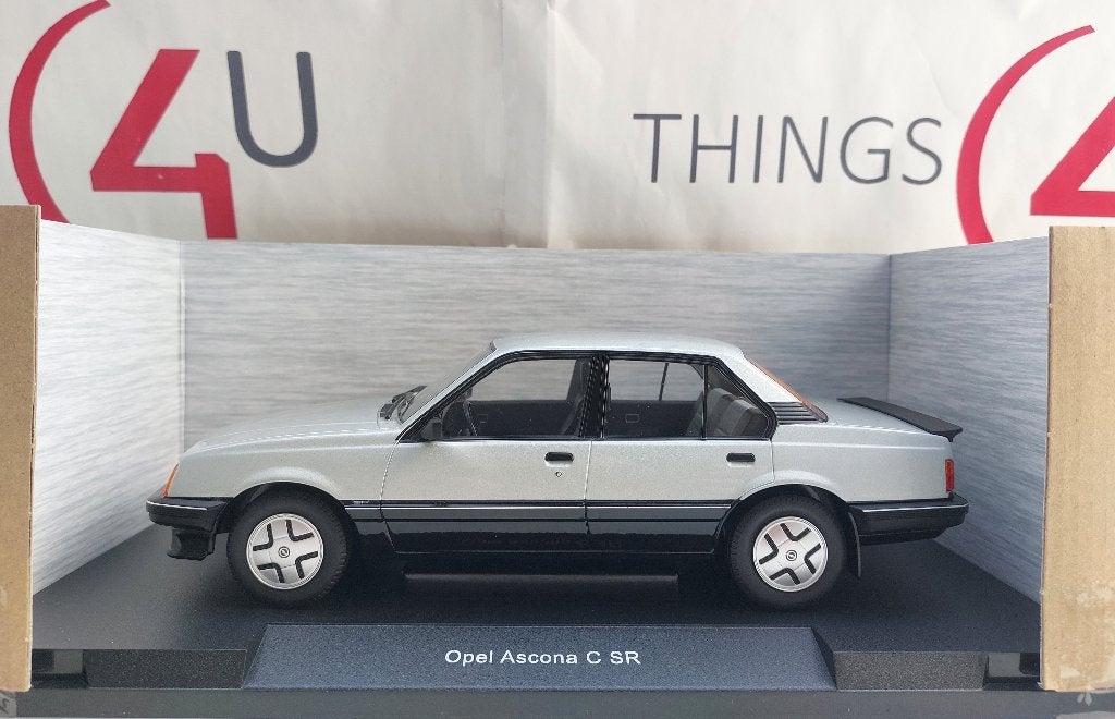 MCG 1:18 Opel Ascona C SR 1981 zilver/zwart nieuw, Hobby en Vrije tijd, Modelauto's | 1:18, Ophalen of Verzenden, Nieuw, Auto