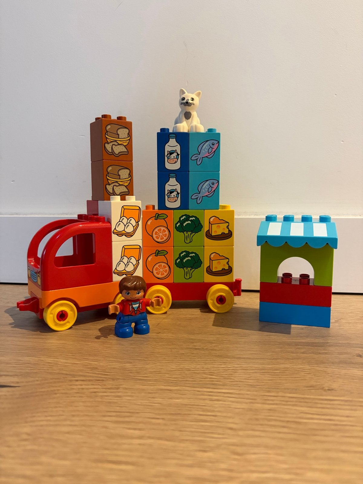 Duplo Marktkraam met Vrachtwagen en Figuur, Ophalen of Verzenden, Gebruikt, Complete set, Duplo