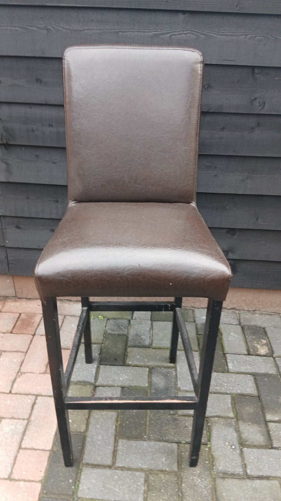 Bruine barkruk met rugleuning en voetsteun, Gebruikt, Met voetsteun, 60 tot 90 cm, Ophalen of Verzenden