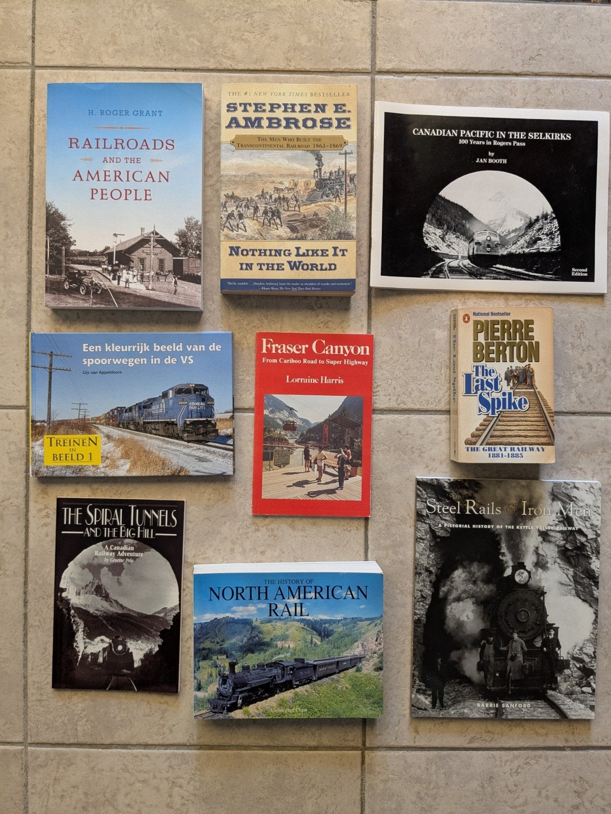Diverse boeken Amerikaanse en Canadese spoorwegen, Boeken, Ophalen of Verzenden, Zo goed als nieuw, Vrachtwagen