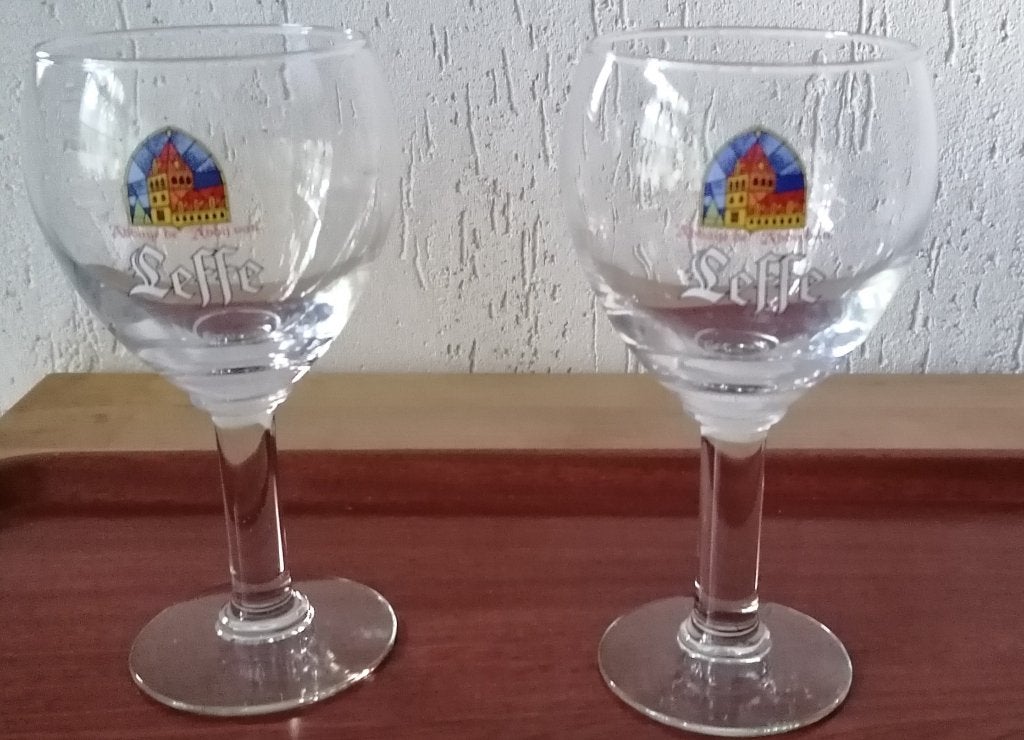 Leffe bierglazen nieuw - 2 stuks € 18,00, Ophalen of Verzenden, Nieuw, Glas of Glazen, Leffe