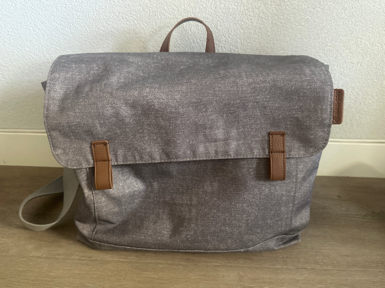 Maxi-Cosi luiertas met verschoningsmatje en etuis, Overige merken, Zo goed als nieuw, Bevestiging voor kinderwagen, Grijs