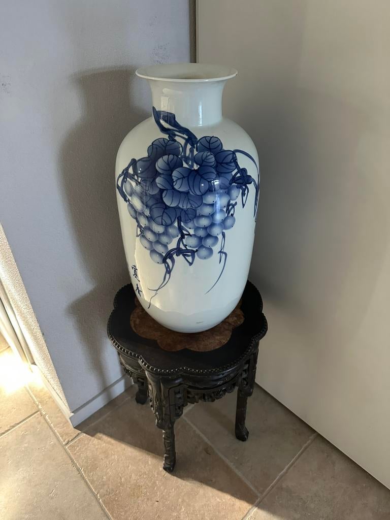 Grote Chinese vaas op Chinese Antieke Hocker, Antiek en Kunst, Antiek | Vazen, Ophalen of Verzenden