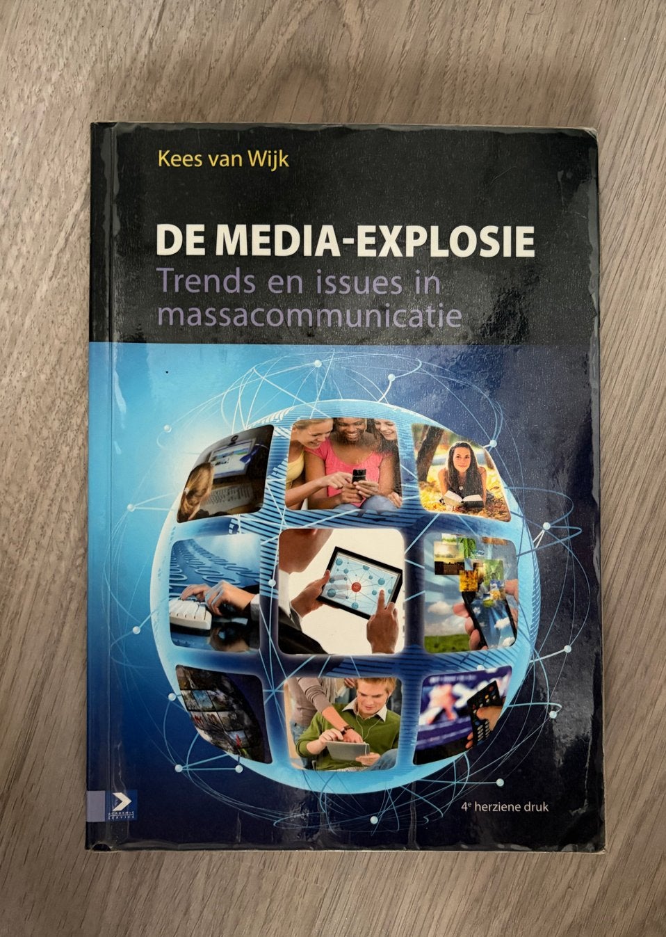 Studieboek De Media-Explosie, Boeken, Ophalen of Verzenden, Gelezen