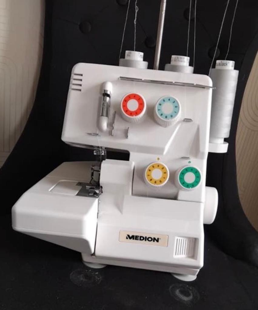 Medion Lockmachine - Zo goed als nieuw, Hobby en Vrije tijd, Naaimachines en Toebehoren, Ophalen, Zo goed als nieuw, Lockmachine