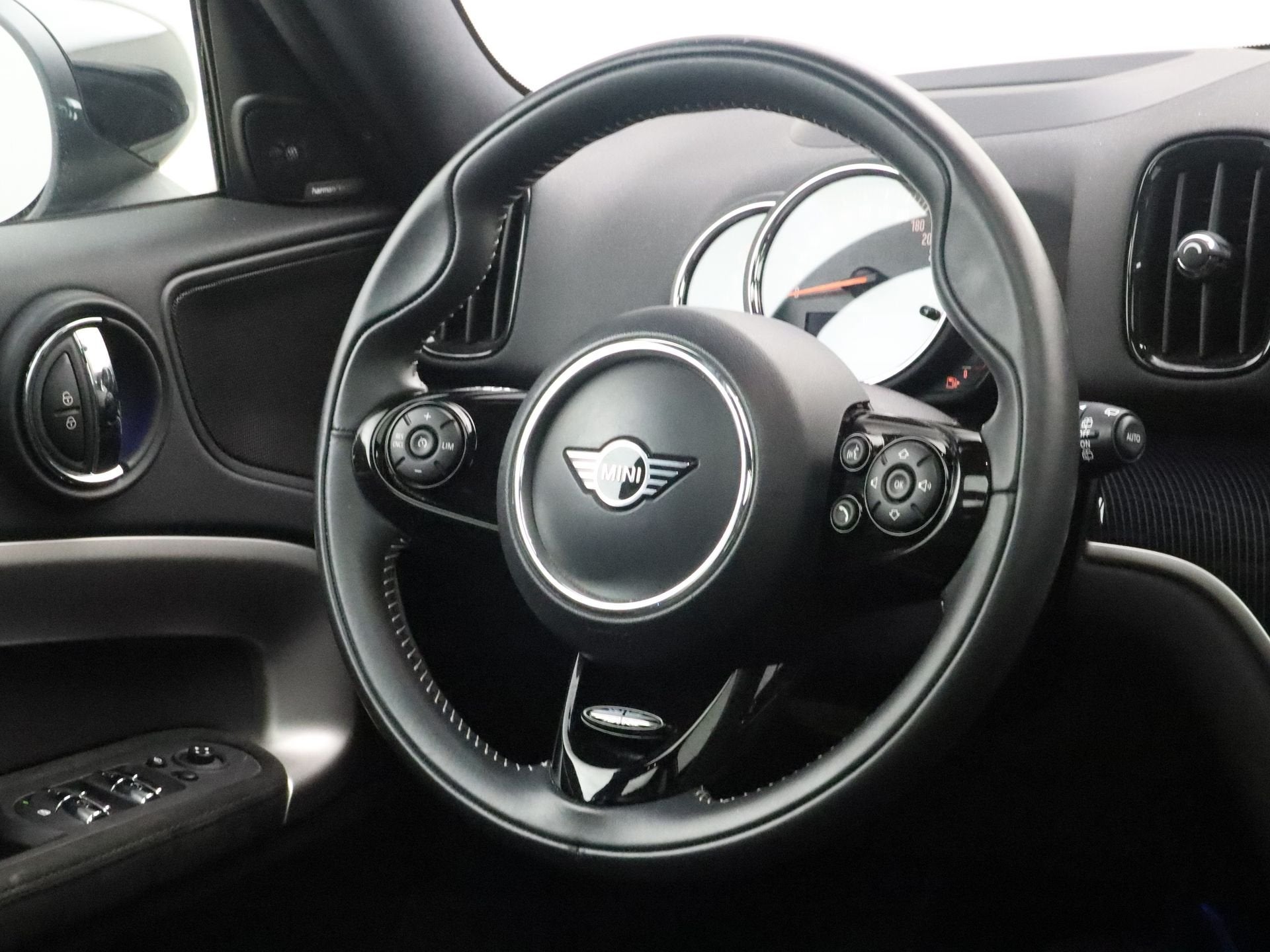 MINI Countryman Cooper White Silver Edition Aut. (bj 2020), 136 pk, Gebruikt, Countryman, Automatische klimaatregeling