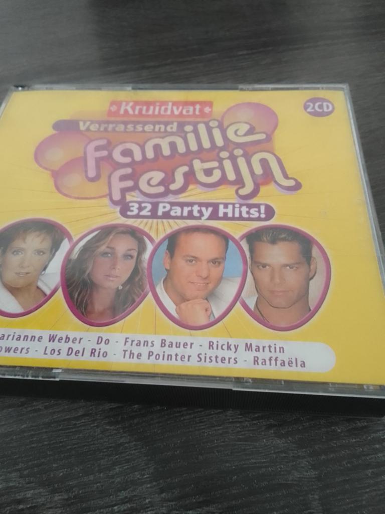 Kruidvat Verrassend Familie Festijn - 2CD - 32 Party Hits!, Ophalen, Gebruikt, Pop