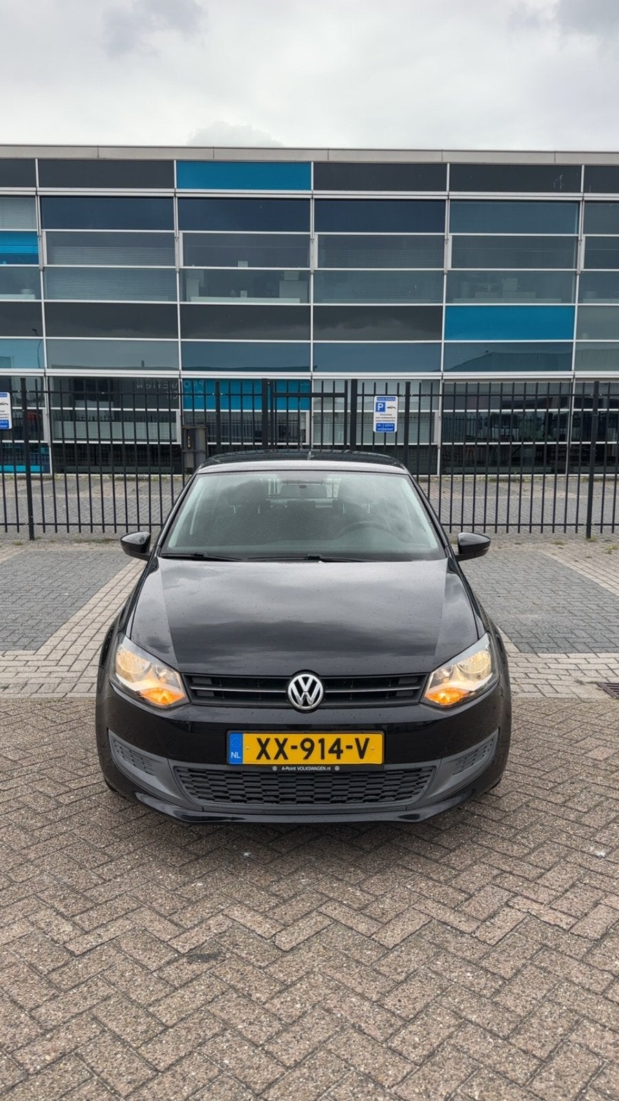 Volkswagen Polo 1.2 2009 Zwart 5 deurs Apple Carplay Airco, Auto's, Volkswagen, Voorwielaandrijving, Euro 5, 40 €/maand, 1198 cc