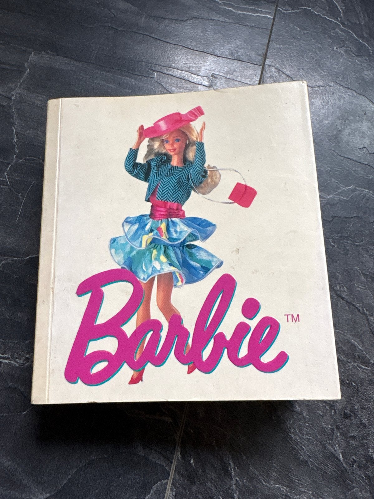 Barbie in Fashion Boek - Vintage Mode Collectie, Ophalen of Verzenden, Gelezen, Amerika