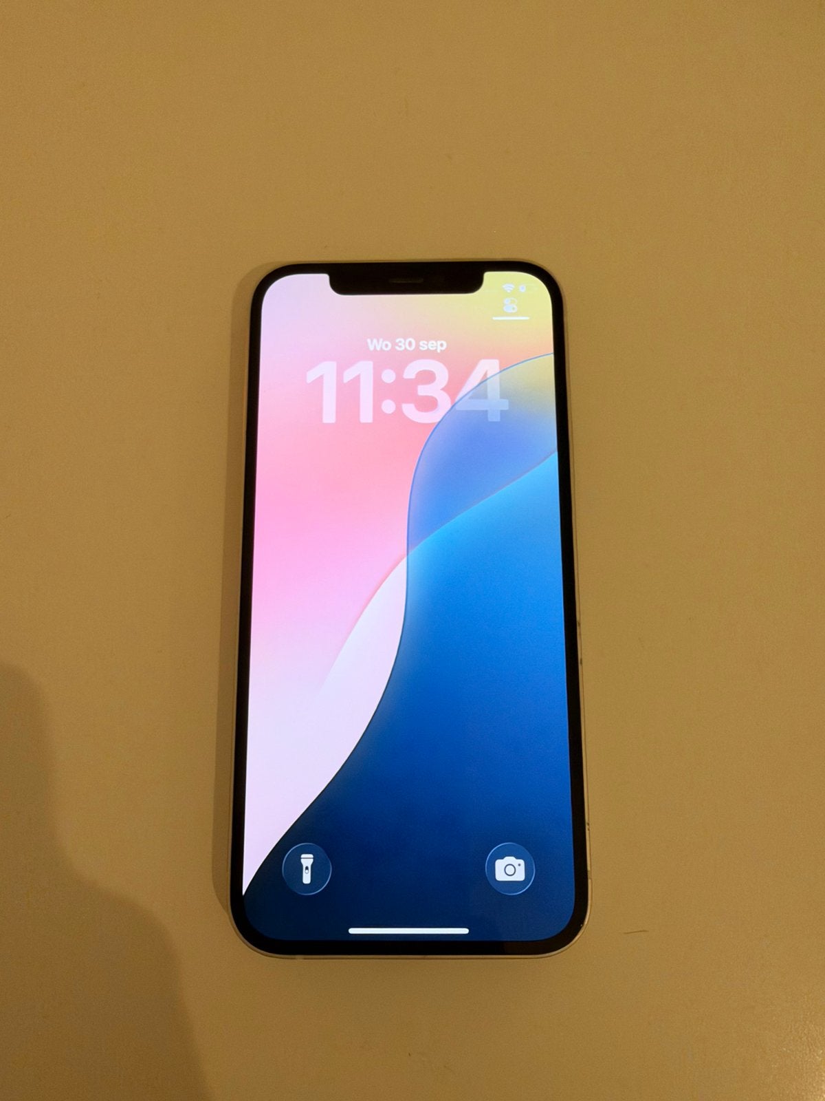 Foto 3 van Apple iphone 12 / 100%