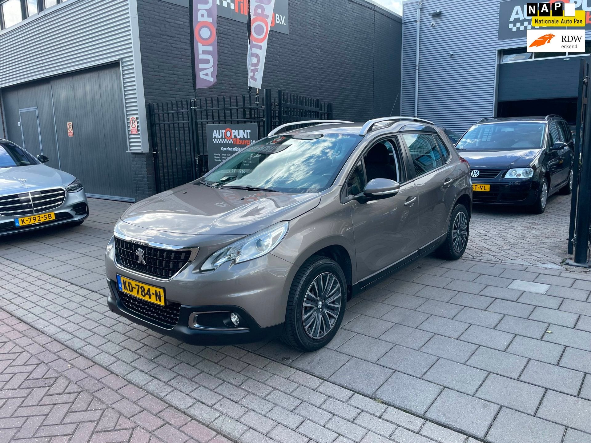 Peugeot 2008 1.2 PureTech Active Trekhaak Airco PDC NAP APK, Euro 6, 1199 cc, Parkeerassistent, 610 kg