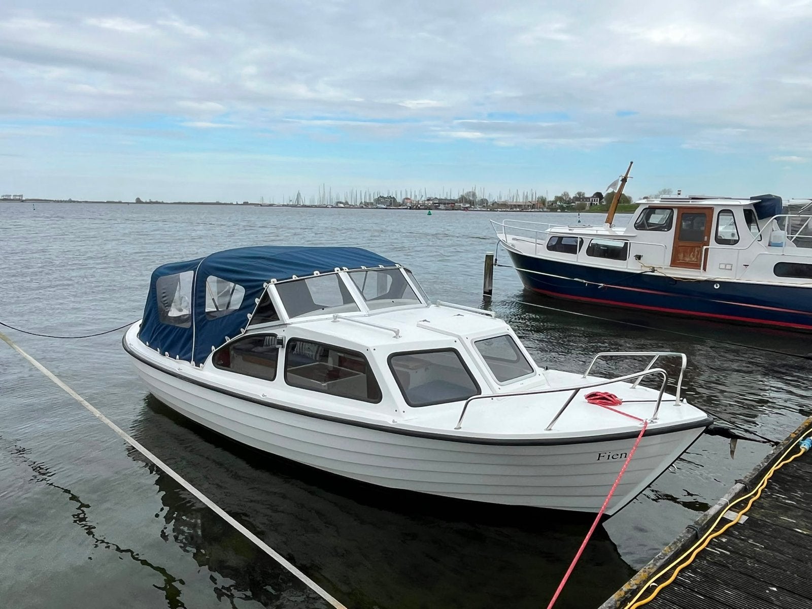 Nette Kajuitboot met 10 pk Volvo Penta motor, Watersport en Boten, Motorboten en Motorjachten, Overige merken, Gebruikt, Binnenboordmotor