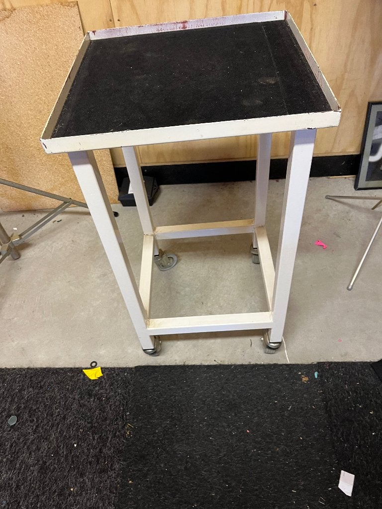 bijzet tafel met wielen verrijdbaar, Ophalen, Minder dan 55 cm, Metaal of Aluminium, Vierkant