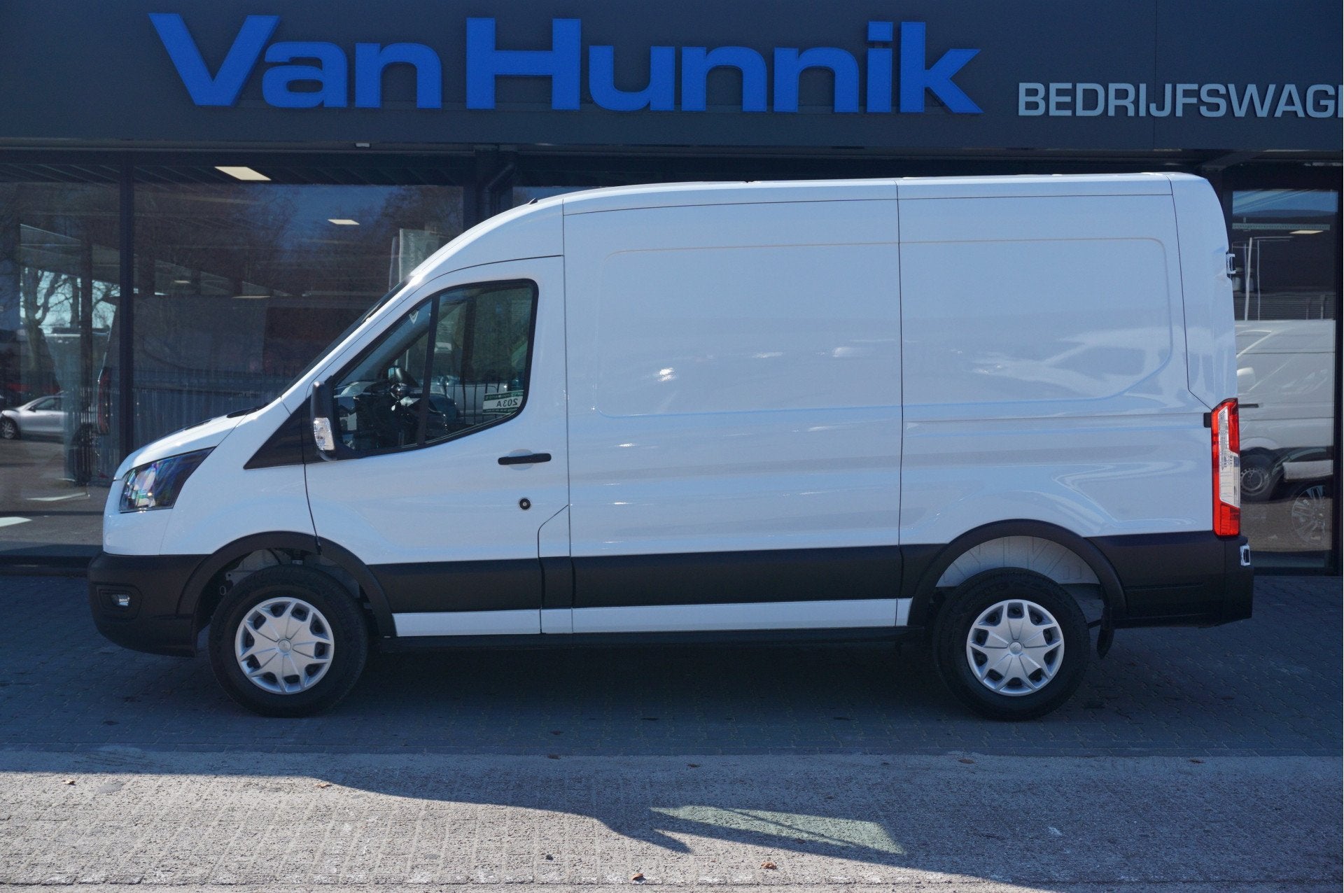 Ford Transit 330M 105PK Trend L2H2 BPM VRIJ! Airco, Cruise,, Voorwielaandrijving, Parkeersensor, Gebruikt, 4 cilinders
