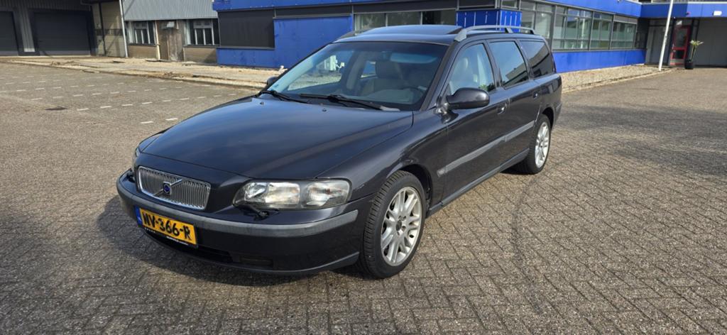 Volvo V70 2.4 T 200PK lpg g3, Auto's, 1800 kg, Zwart, 2435 cc, 1614 kg