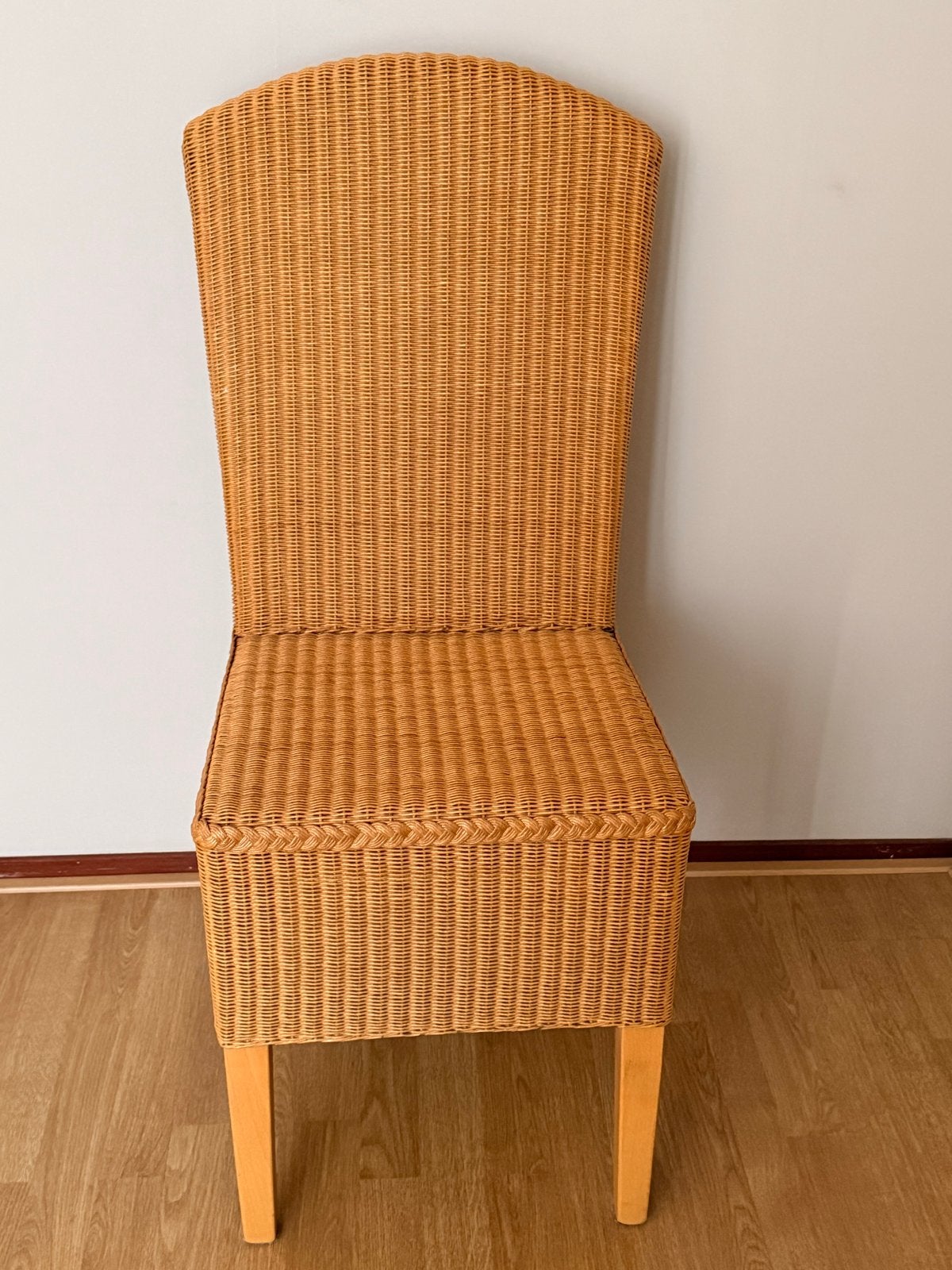 Gratis Lloyd Loom eetkamerstoel met houten poten, Huis en Inrichting, Stoelen, Ophalen, Gebruikt, Overige kleuren, Eén